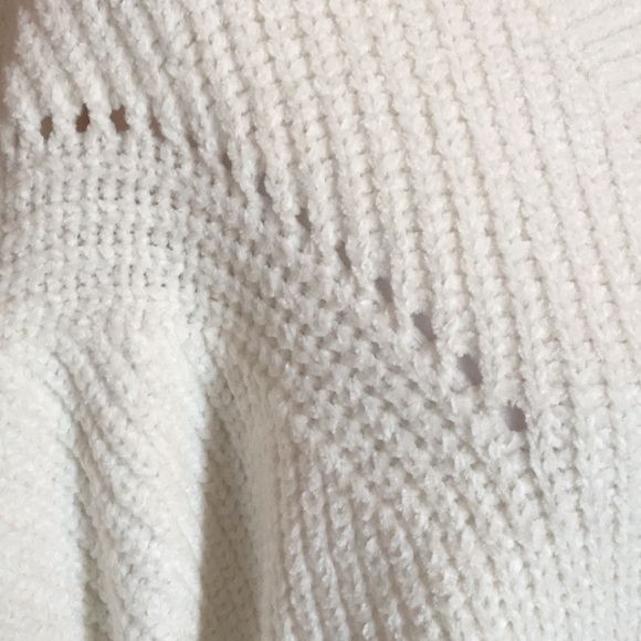 Sioni Pointelle V-Neck Sweater in Ivory - Picture 8 of 16